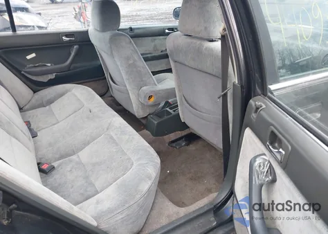 1992 Honda Accord Lx from USA, damaged, VIN 1HGCB7652NL013813